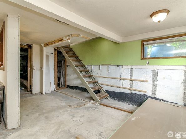 1551 N Callow Avenue, Bremerton WA 98312