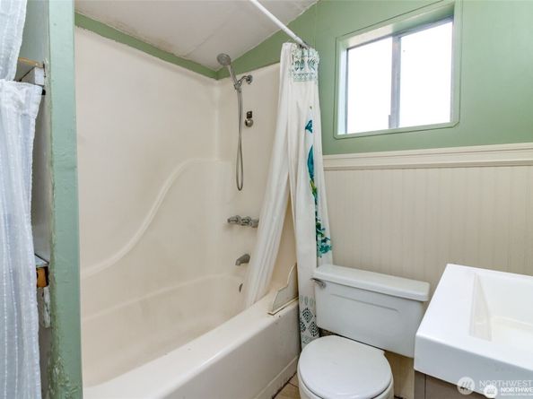 1551 N Callow Avenue, Bremerton WA 98312