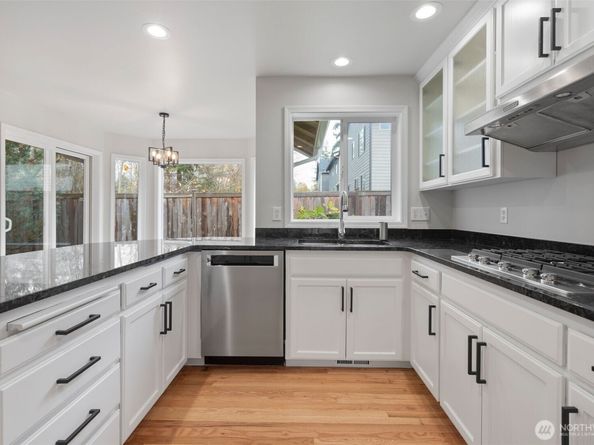 2417 143rd Place SW, Lynnwood WA 98087