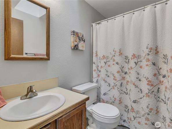 20416 104th Avenue SE, Kent WA 98031