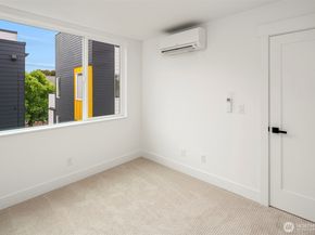 725 18th Avenue C, Seattle WA 98122