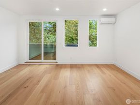 725 18th Avenue C, Seattle WA 98122