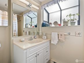 561 Lee Street, Seattle WA 98109