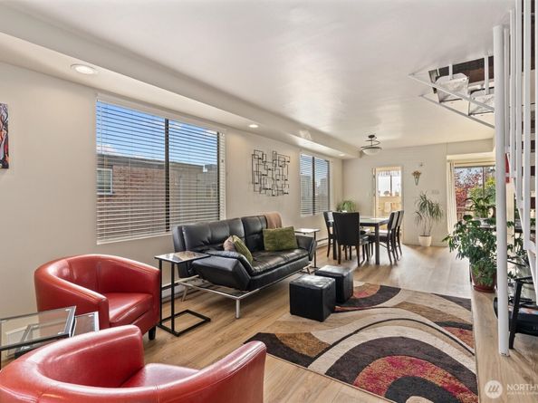 561 Lee Street, Seattle WA 98109