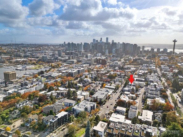 561 Lee Street, Seattle WA 98109