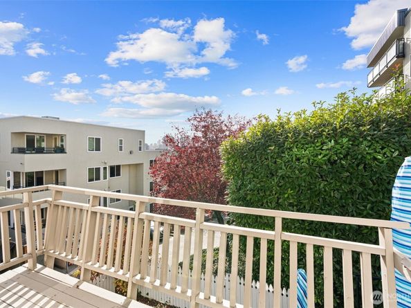 561 Lee Street, Seattle WA 98109