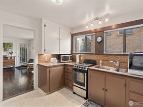 561 Lee Street, Seattle WA 98109