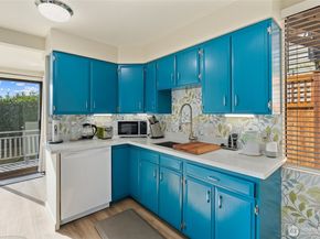 561 Lee Street, Seattle WA 98109