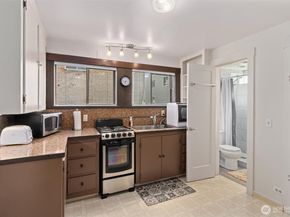 561 Lee Street, Seattle WA 98109