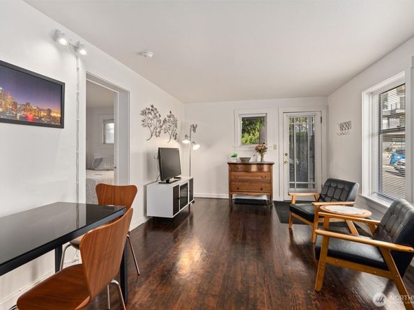 561 Lee Street, Seattle WA 98109