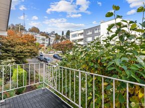 561 Lee Street, Seattle WA 98109