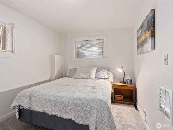 561 Lee Street, Seattle WA 98109