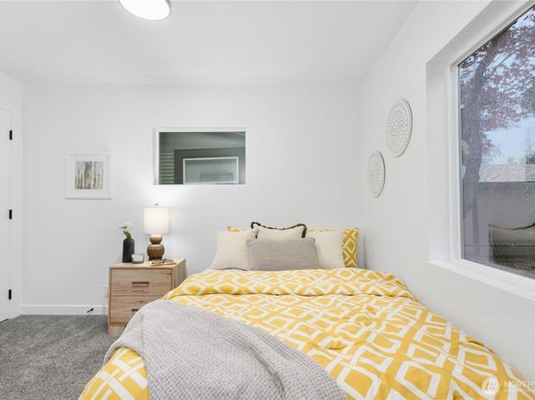 1122 Hewitt Avenue, Bremerton WA 98337