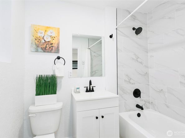 1122 Hewitt Avenue, Bremerton WA 98337