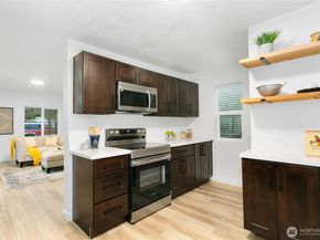 1122 Hewitt Avenue, Bremerton WA 98337