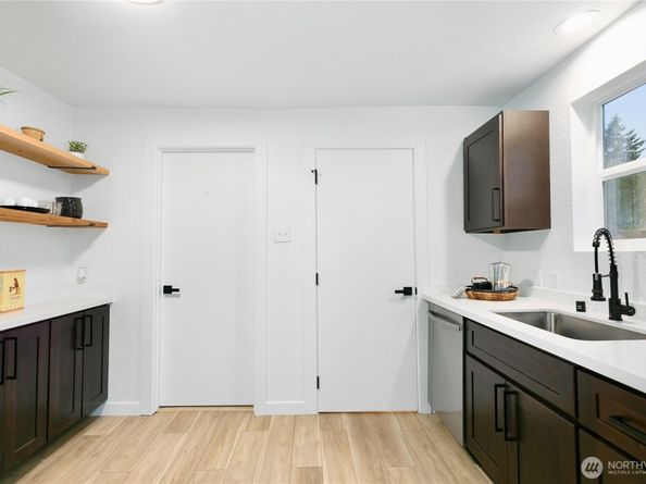 1122 Hewitt Avenue, Bremerton WA 98337