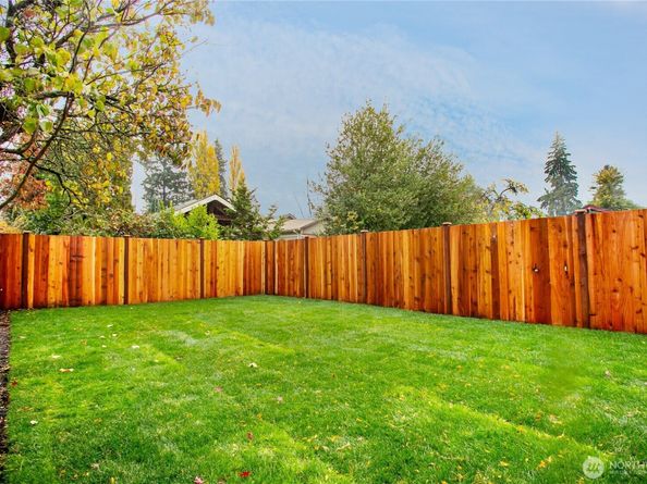 1122 Hewitt Avenue, Bremerton WA 98337