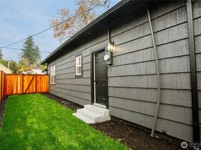 1122 Hewitt Avenue, Bremerton WA 98337