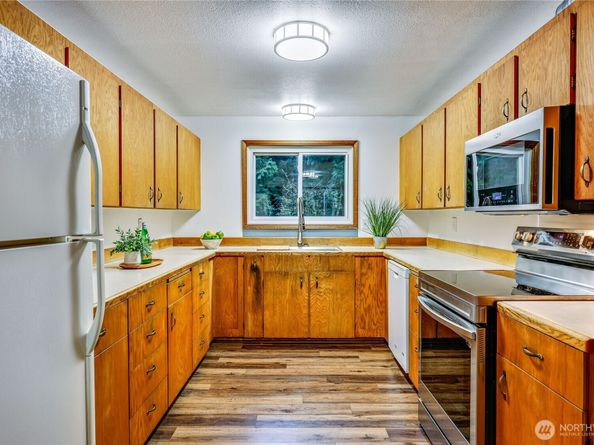 4005 NE Kedros Drive, Poulsbo WA 98370