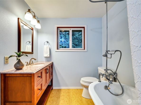 4005 NE Kedros Drive, Poulsbo WA 98370