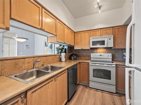 18930 Bothell-Everett Hwy G103, Bothell WA 98012