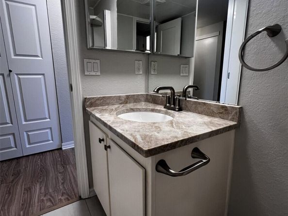 1735 W Sunn Fjord Lane I104, Bremerton WA 98312