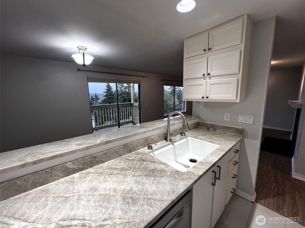 1735 W Sunn Fjord Lane I104, Bremerton WA 98312