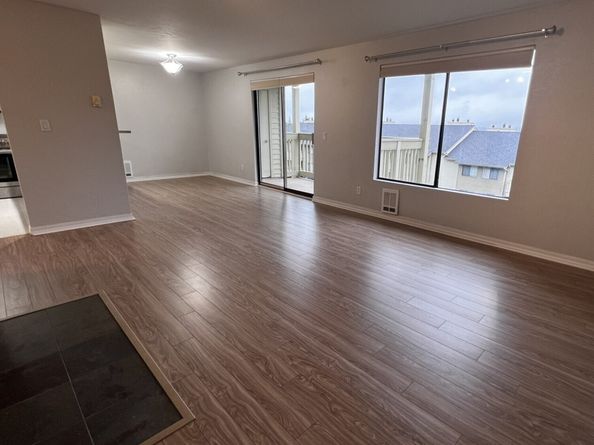 1735 W Sunn Fjord Lane I104, Bremerton WA 98312