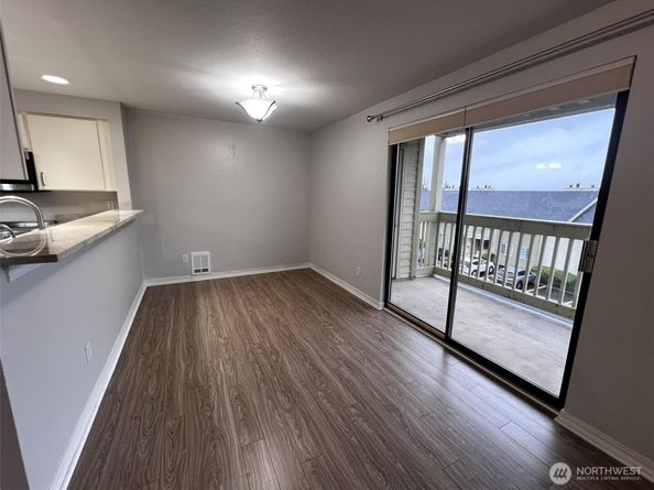 1735 W Sunn Fjord Lane I104, Bremerton WA 98312