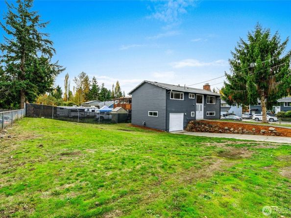 12703 SE 163rd St, Renton WA 98058