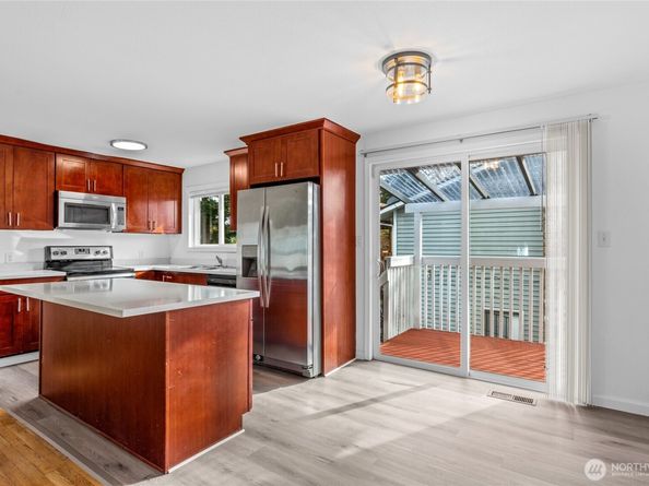 12703 SE 163rd St, Renton WA 98058