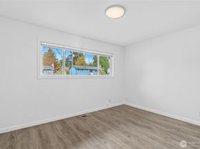 12703 SE 163rd St, Renton WA 98058