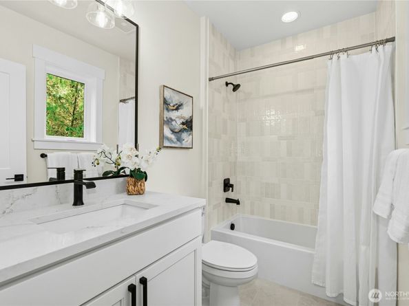 15001 NE 8th Street, Bellevue WA 98007