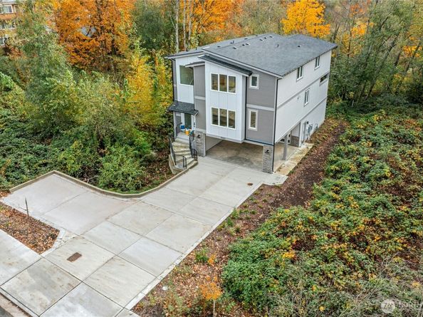 15001 NE 8th Street, Bellevue WA 98007