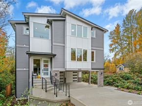 15001 NE 8th Street, Bellevue WA 98007