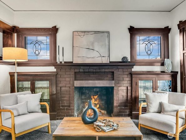 408 NE 50th Street, Seattle WA 98105