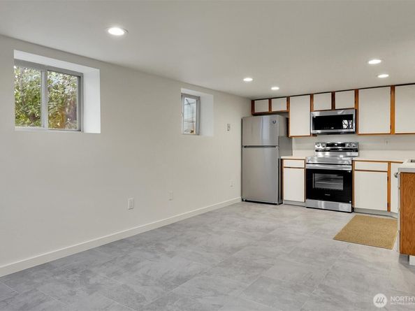 408 NE 50th Street, Seattle WA 98105