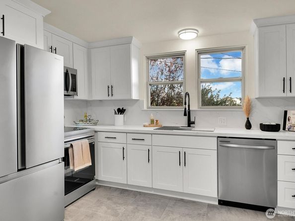 408 NE 50th Street, Seattle WA 98105