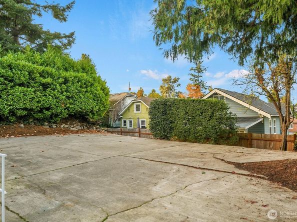 408 NE 50th Street, Seattle WA 98105