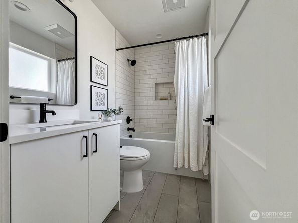 4201 SW Thistle Street, Seattle WA 98136