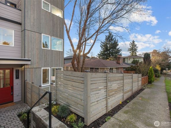 4201 SW Thistle Street, Seattle WA 98136