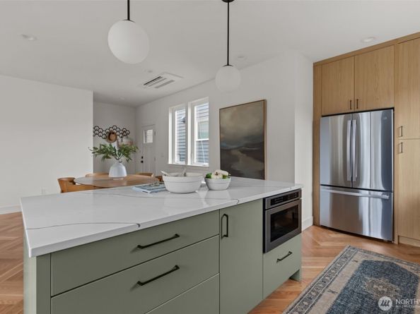 4201 SW Thistle Street, Seattle WA 98136