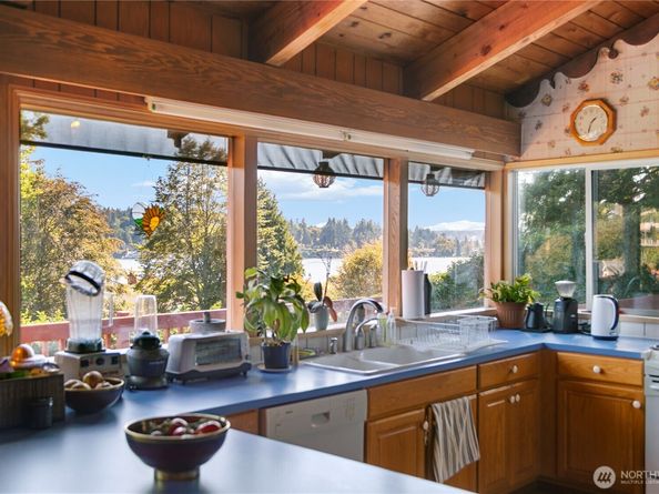 22516 100th Place SW, Vashon WA 98070