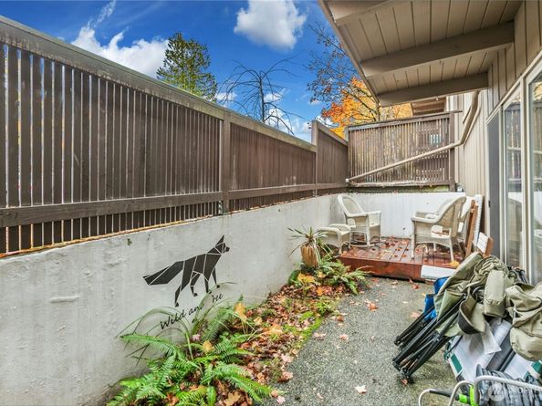 11006 NE 68th Street 806, Kirkland WA 98033