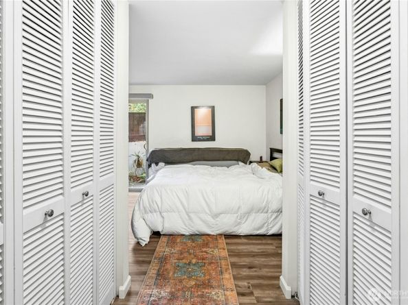 11006 NE 68th Street 806, Kirkland WA 98033