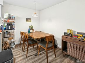 11006 NE 68th Street 806, Kirkland WA 98033