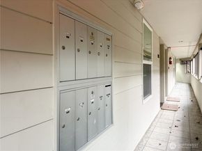 2334 Thorndyke Ave W 202, Seattle WA 98199