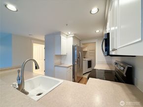 2334 Thorndyke Ave W 202, Seattle WA 98199