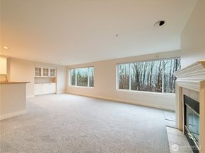 2334 Thorndyke Ave W 202, Seattle WA 98199