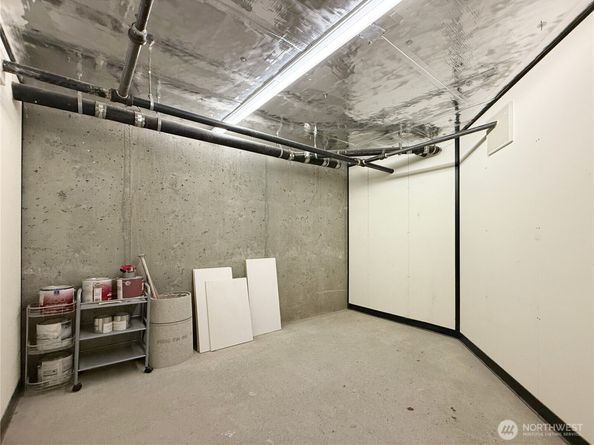 2334 Thorndyke Ave W 202, Seattle WA 98199